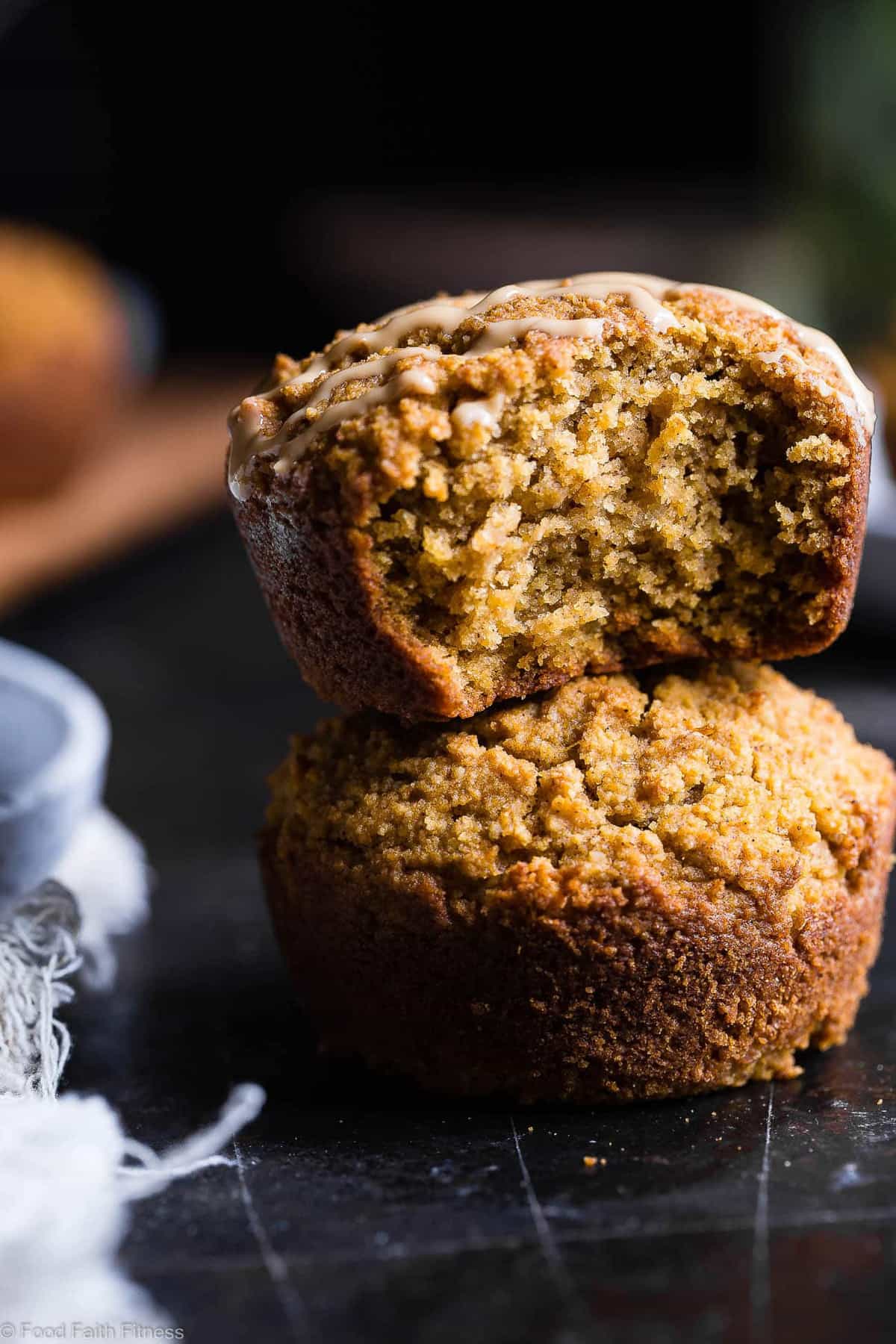 Paleo pumpkin muffins - These quick and easy, healthy almond flour pumpkin muffins are SO spicy-sweet and FLUFFY! A yummy, fall breakfast or snack that kids or adults will LOVE! | #Foodfaithfitness | #Glutenfree #Paleo #Healthy #Pumpkin #Muffins